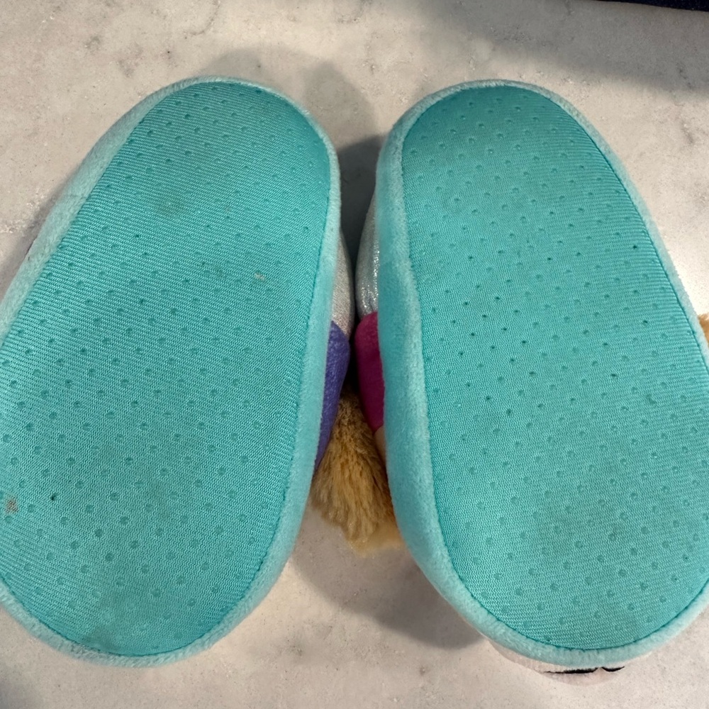 Size 5-6 Toddler Paw Patrol Slippers - Picture 5 of 5